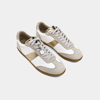 The SYDNEY gold sneaker