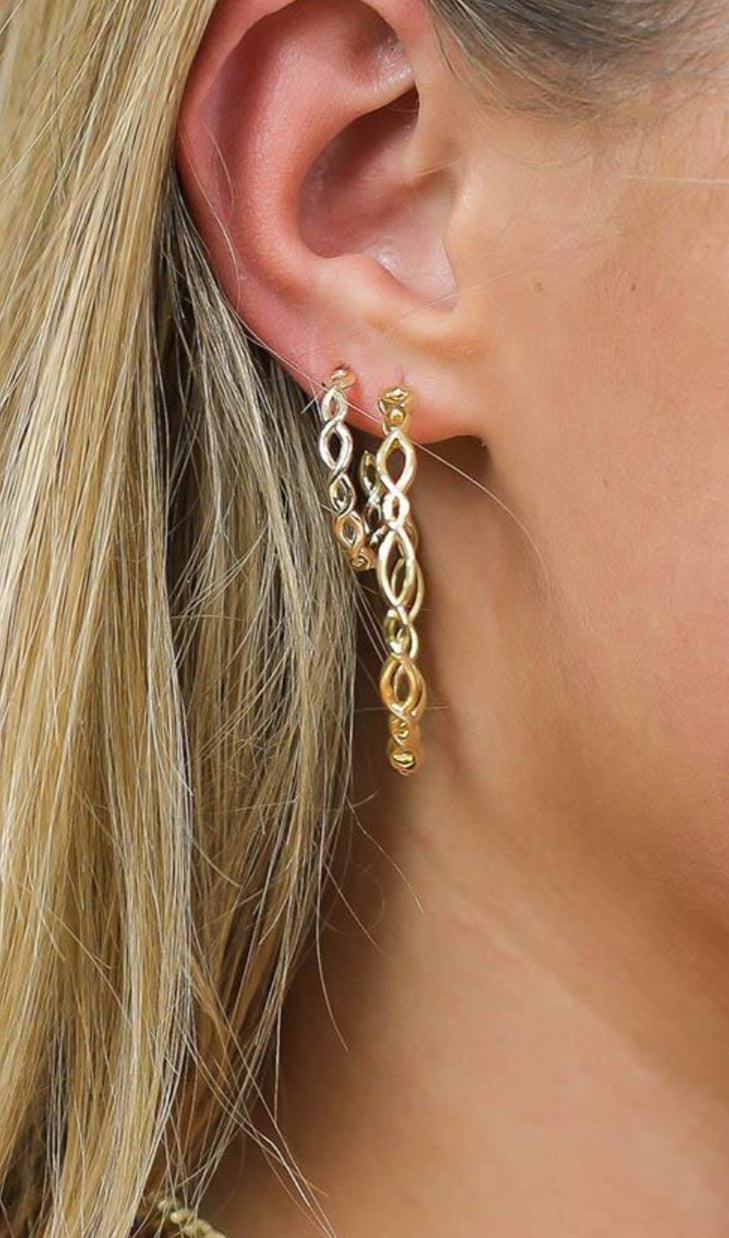 Natalie Wood Design Bloom Mini Hoop Earrings in Gold