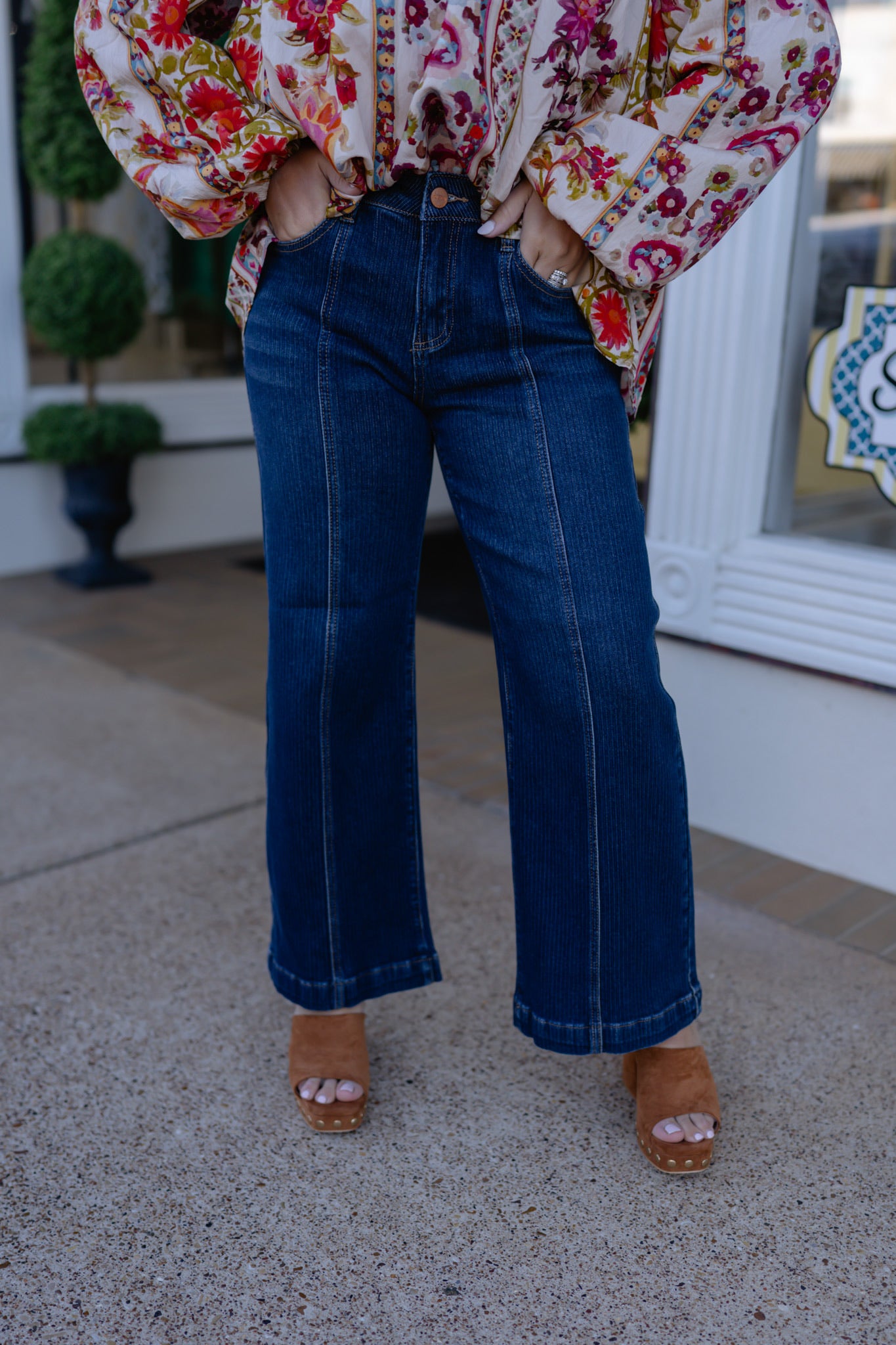 Risen Mid-Rise Wide Front Seamed Detail Jean