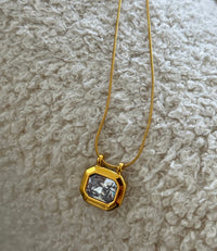 DAISY NECKLACE