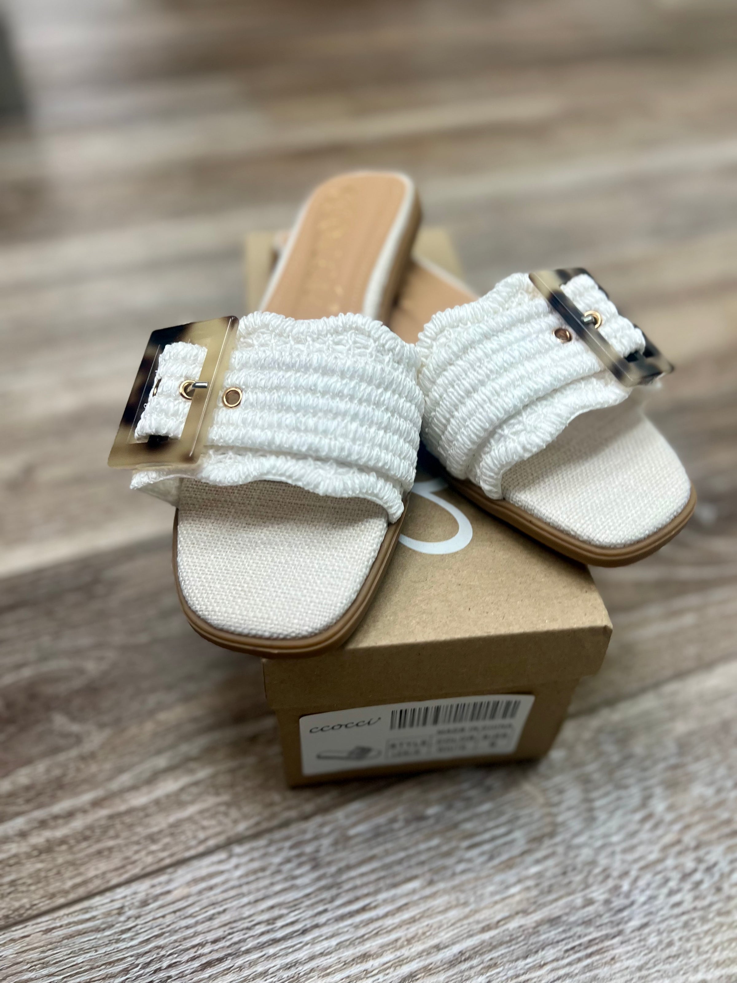 Leslie Sandal White