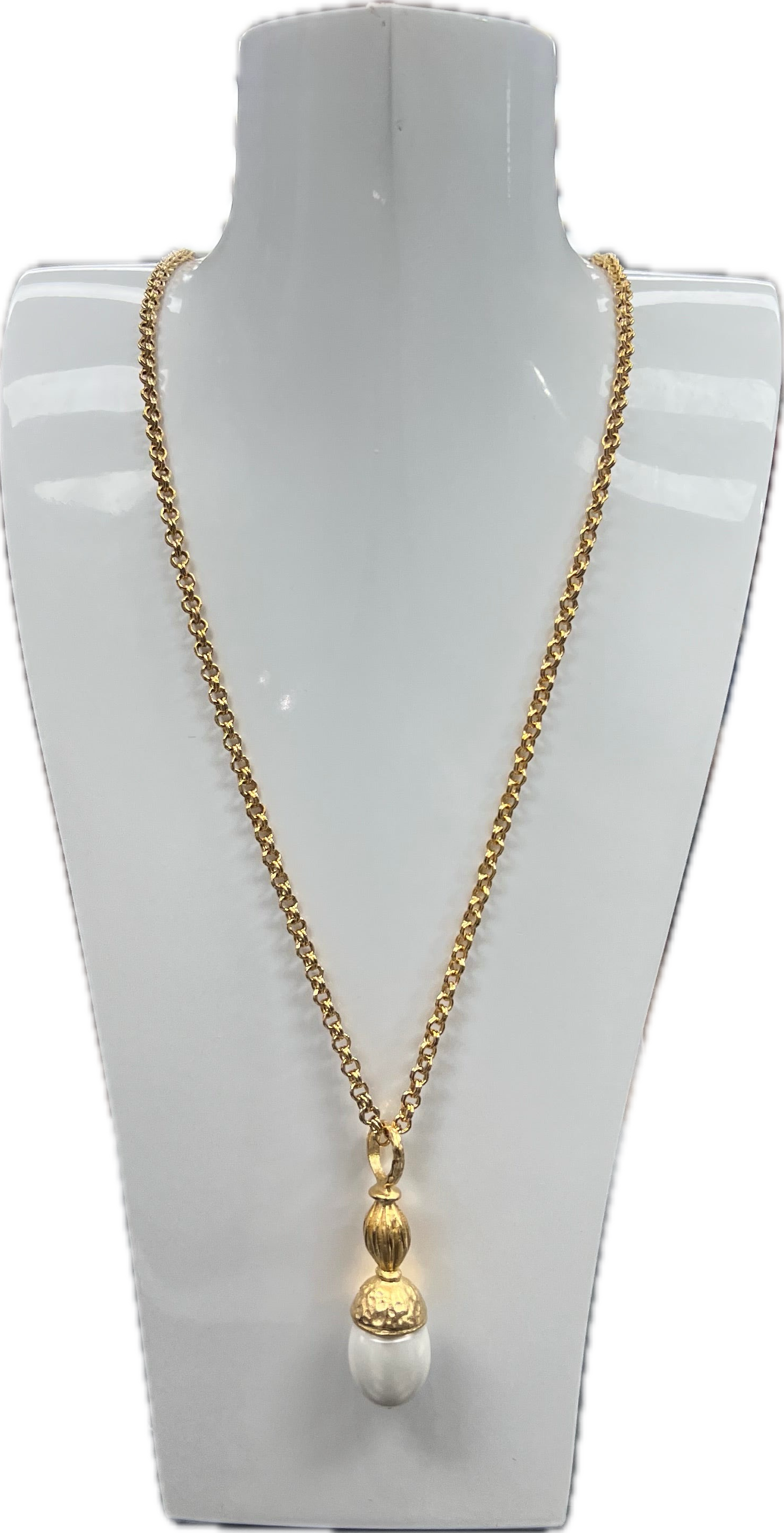 Weisinger Design - 18” Matt Gold, chain with shell pearl