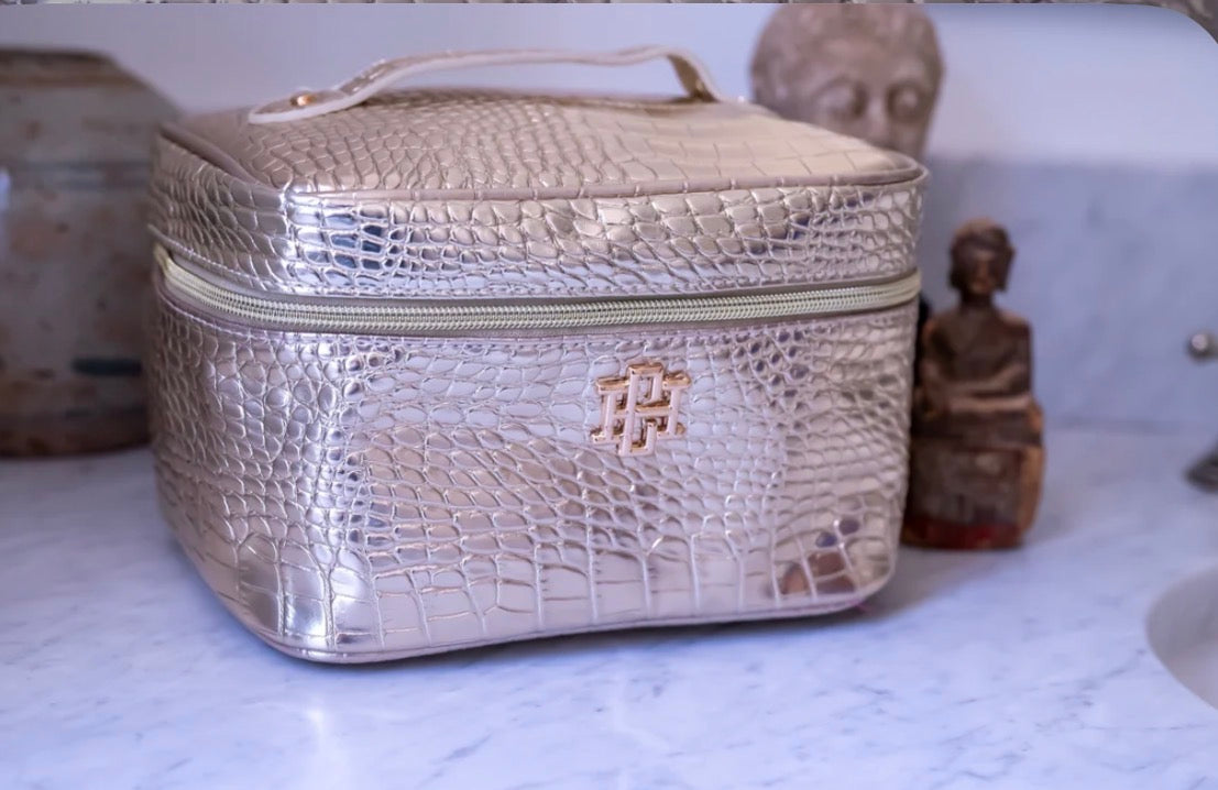 Caroline Hill - Hampton Train Case Gold EC