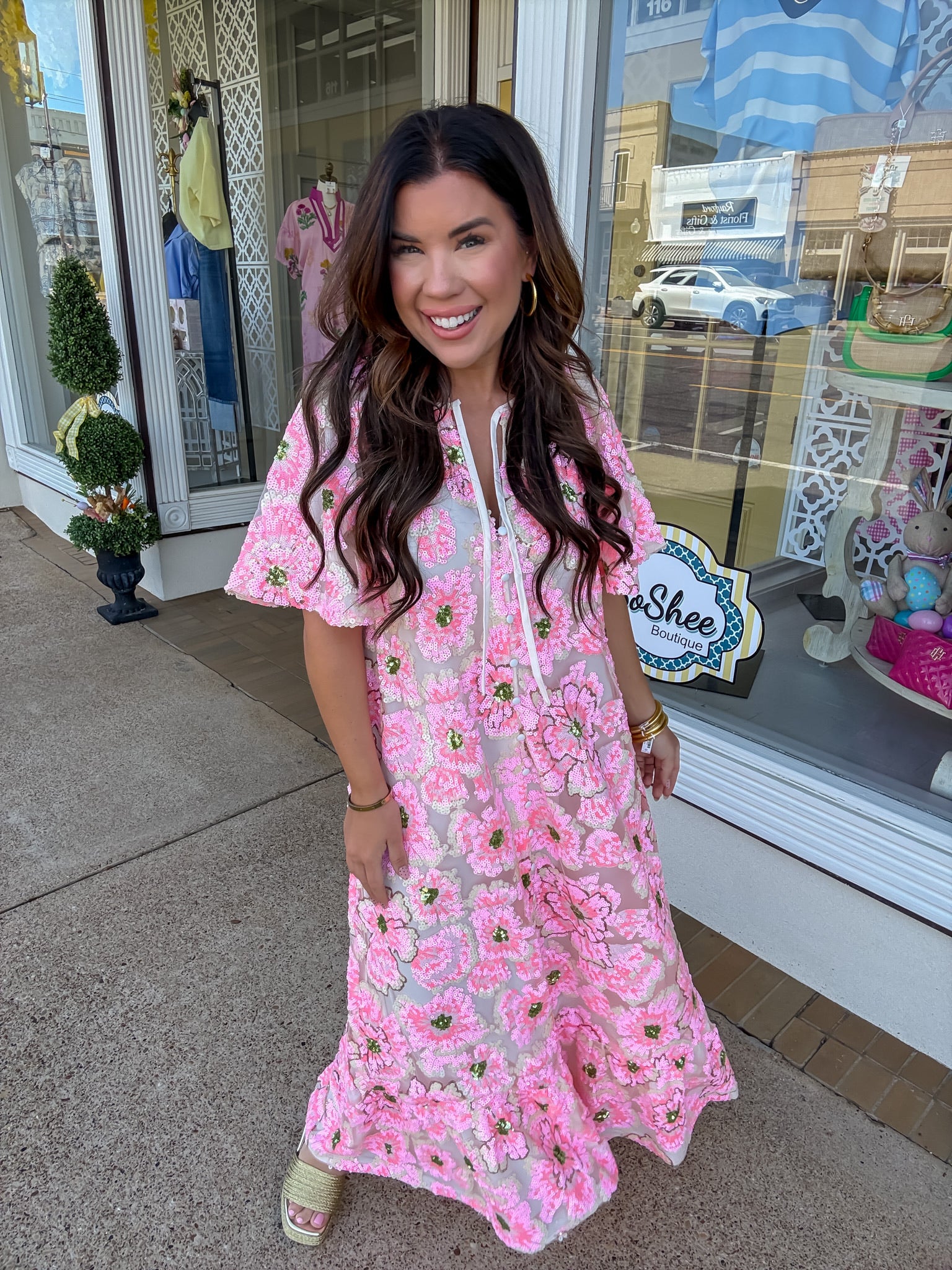 The Talulah Pink Blossom
Dress - Pink Floral Sequin with Puff Sleeve Flowy Dress - BuddyLove