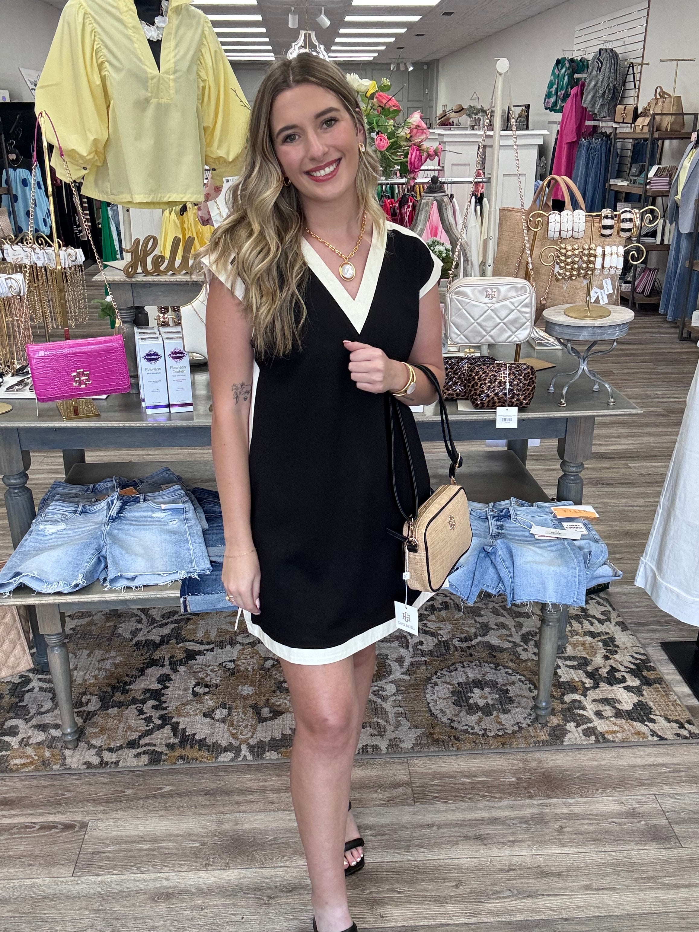 The Randi Dress - Black short dress with v neck and white outline - Jodifl