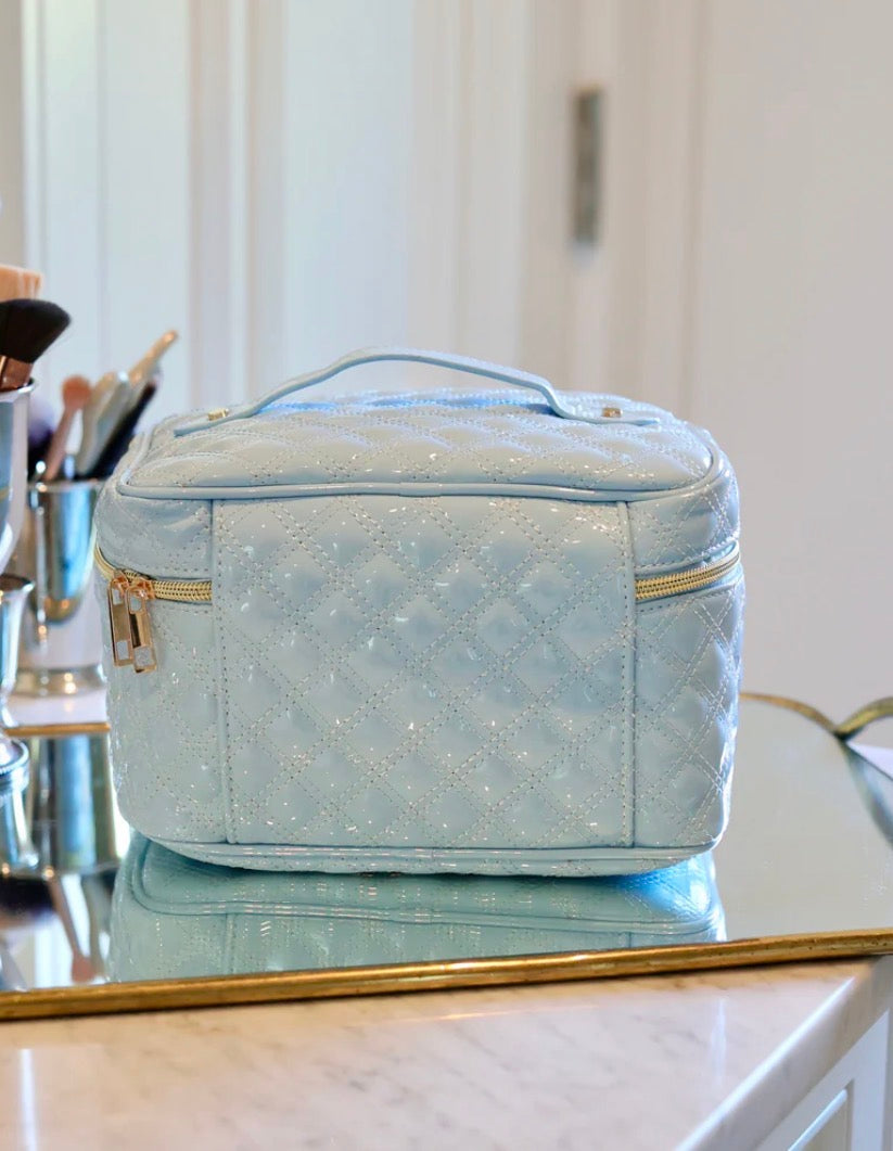 Caroline Hill - Hampton Train Case Light Blue