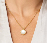 Julie Vos - Honeybee Solitaire Necklace - Gold - Pearl