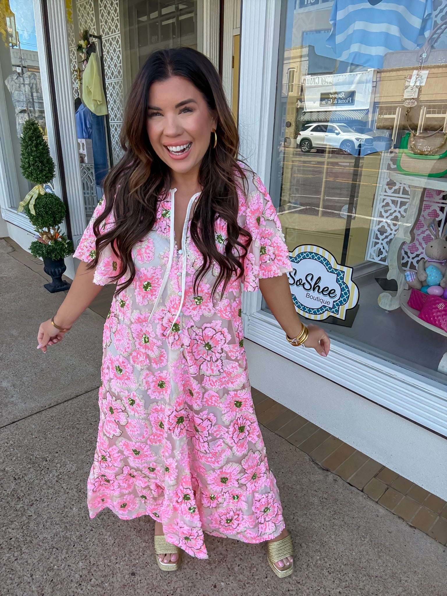 The Talulah Pink Blossom
Dress - Pink Floral Sequin with Puff Sleeve Flowy Dress - BuddyLove