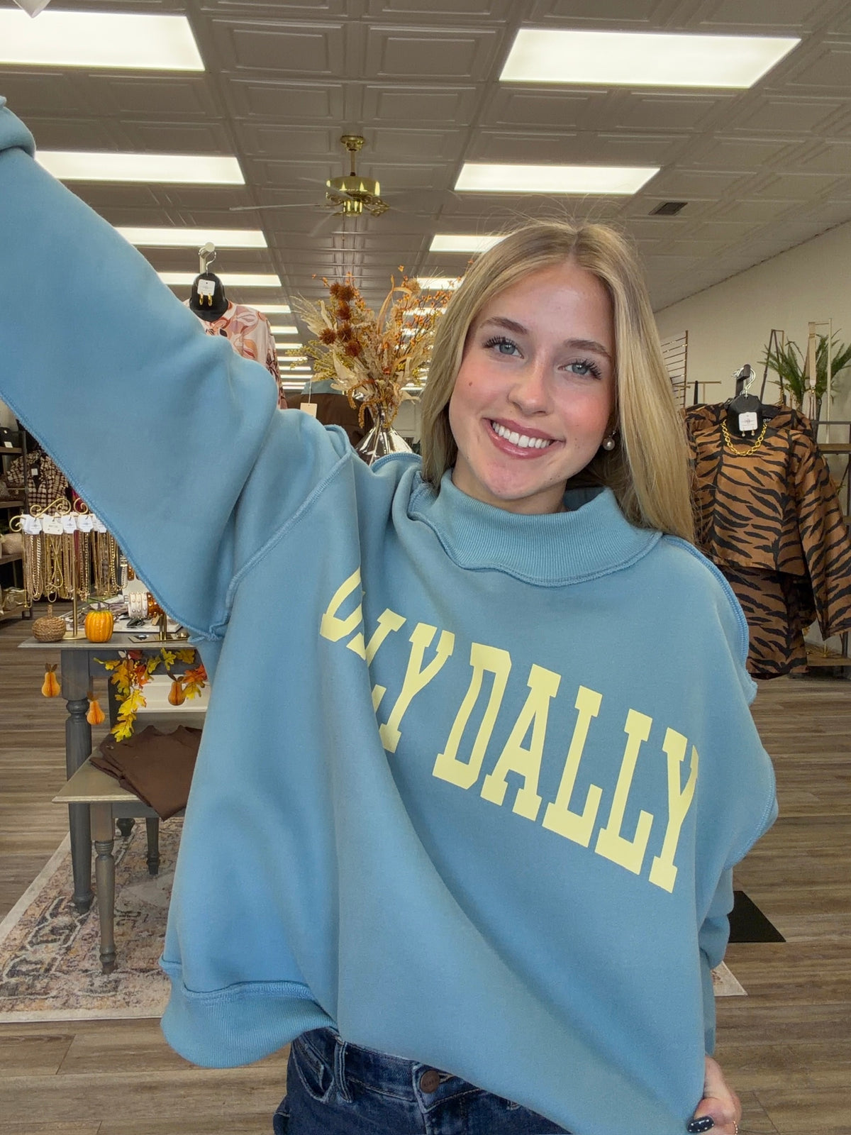 The blue Dilly Dally sweatshirt - reversible mock neck Mint blue and yellow print
