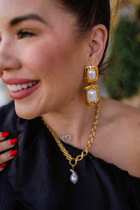 THE AMBER NECKLACE - Chansutt Pearl