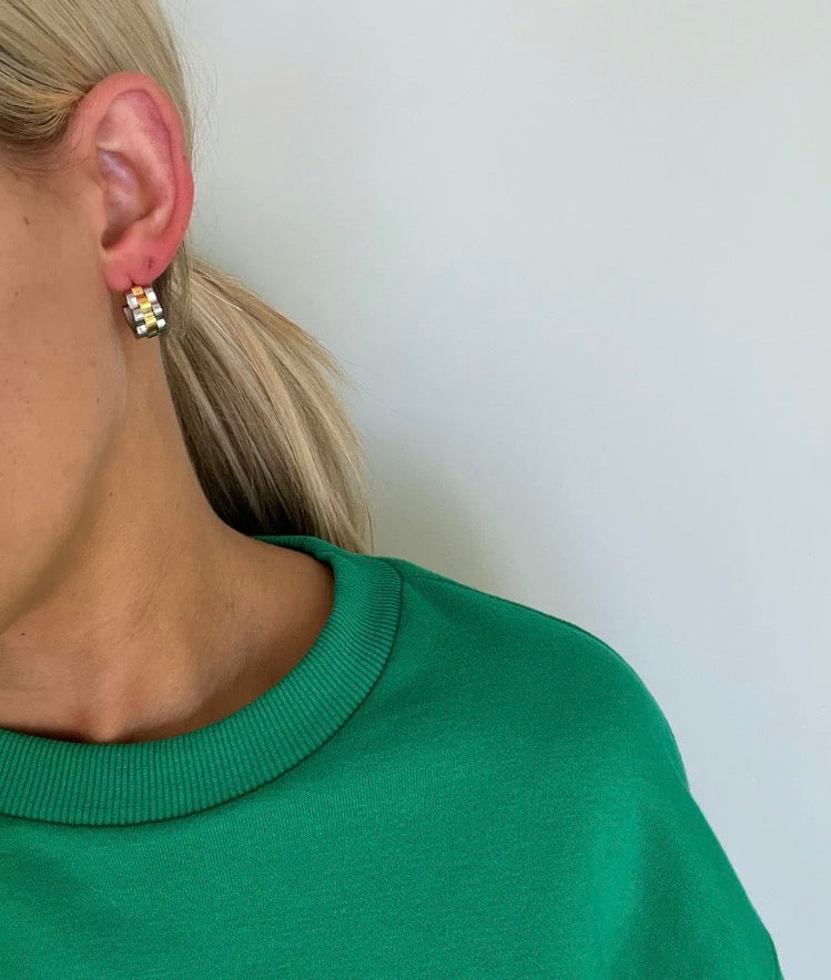 SMALL TWO TONED ROLLY HOOPS - chansuttpearls