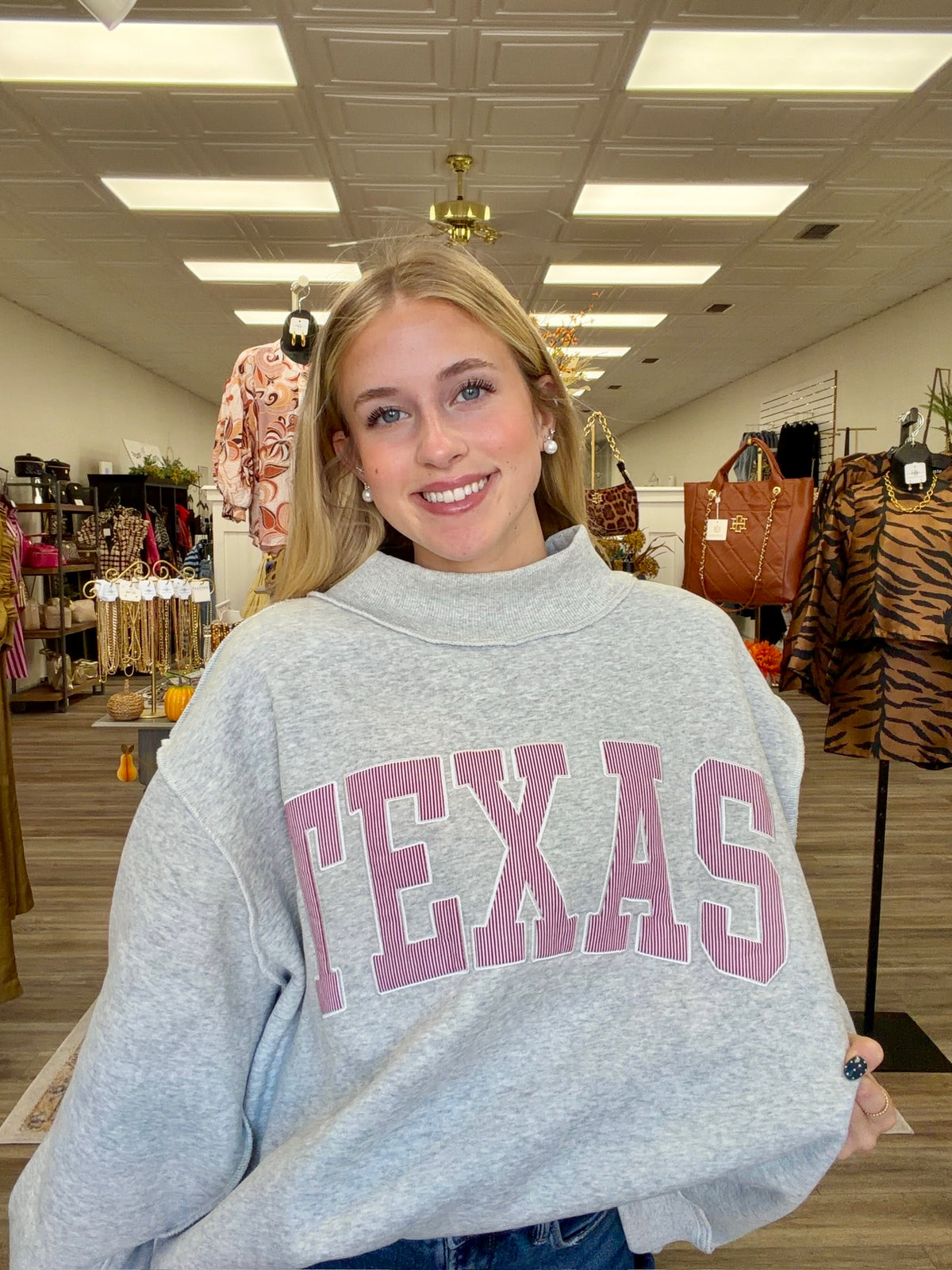 The “TEXAS STRIPE” Sweatshirt - Mock-neck Soft red striped lettering