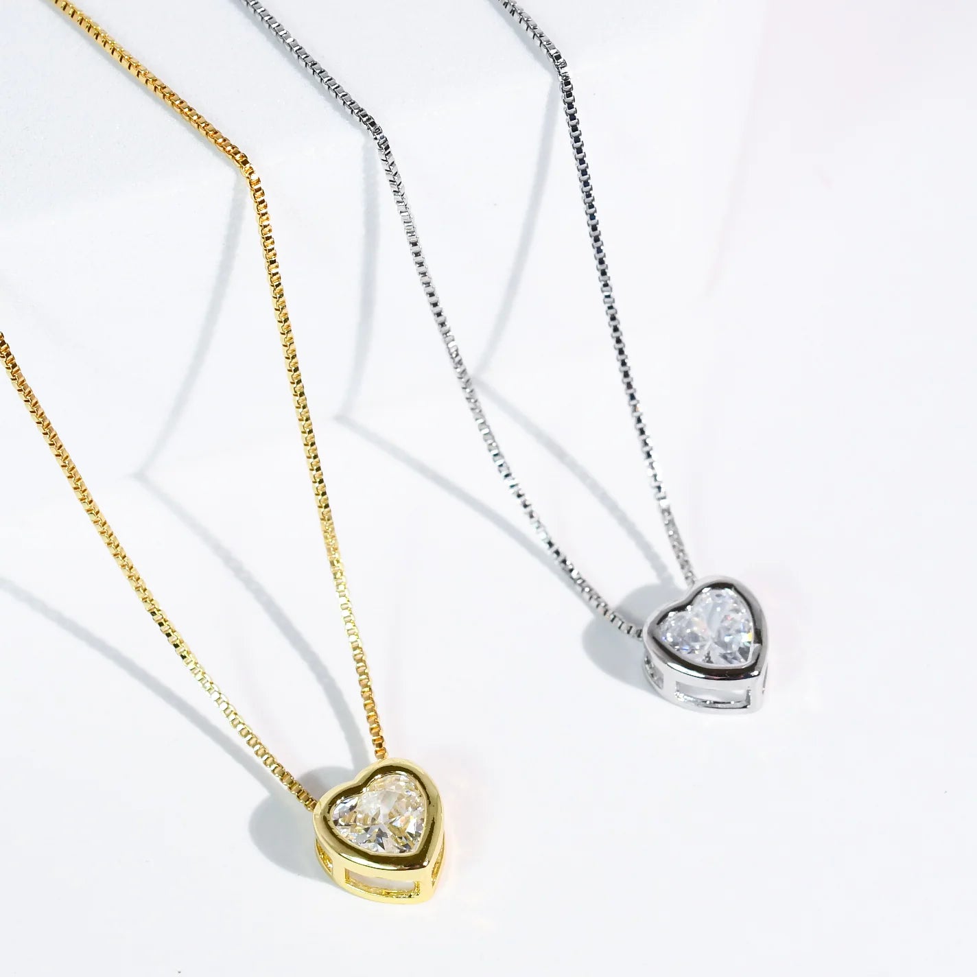 Tiny Love Necklace - Treasure jewels