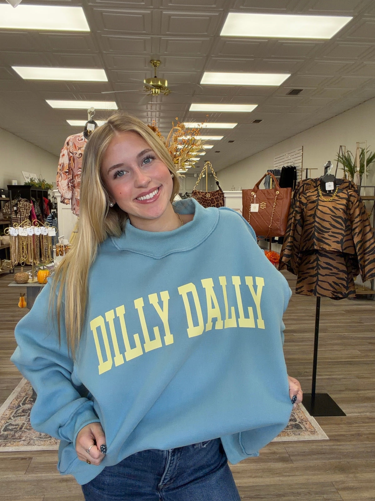 The blue Dilly Dally sweatshirt - reversible mock neck Mint blue and yellow print