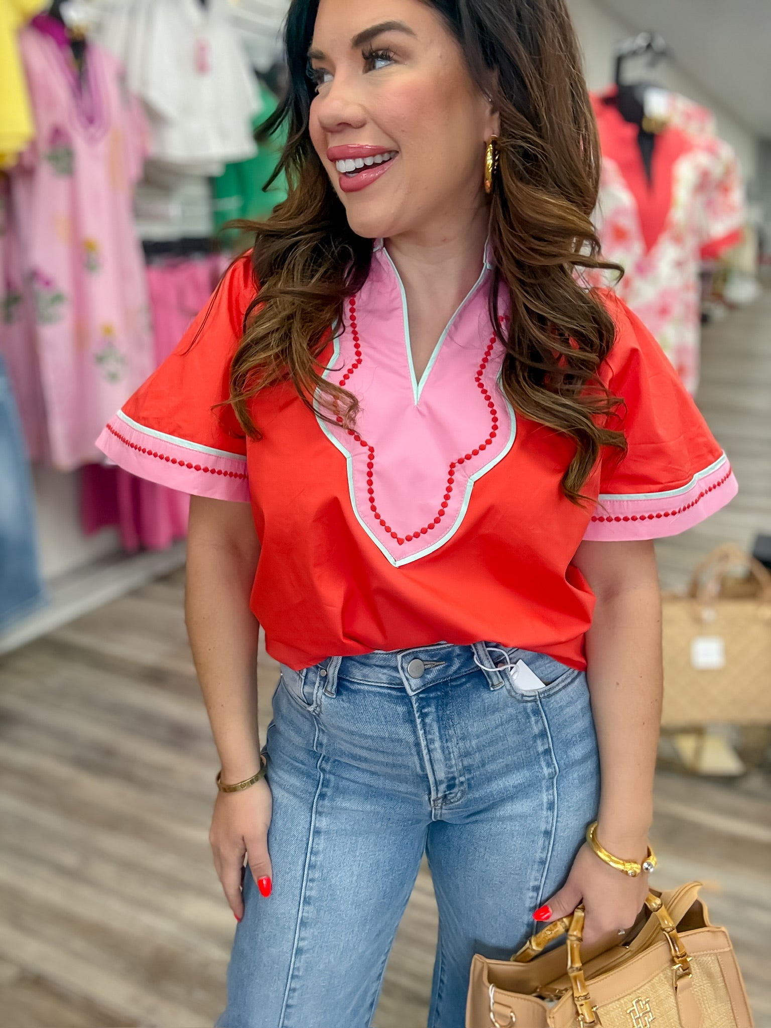 The Joni Top - THML V neck top colorful sleeve outline