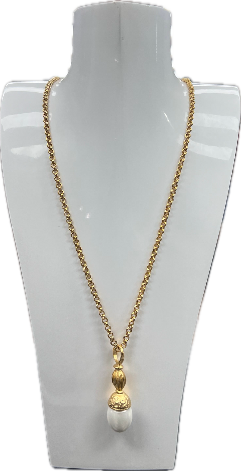 Weisinger Design - 18” Matt Gold, chain with shell pearl