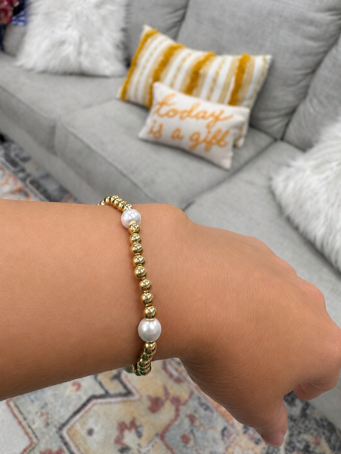 Stretch beaded stackable gold bracelet with pearls– steel 18 karat gold overlay